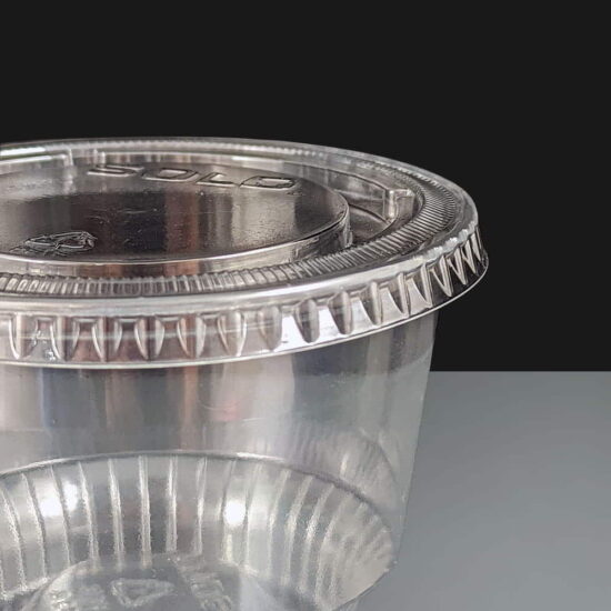 Flat lid with 5oz Soloserve Containers Flat lid with 5oz Soloserve Containers