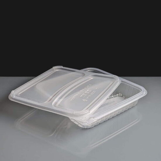 1100cc Clear 2 Compartment Rectangular Plastic Container and Lid Angled 1100cc Clear 2 Compartment Rectangular Plastic Container and Lid Angled