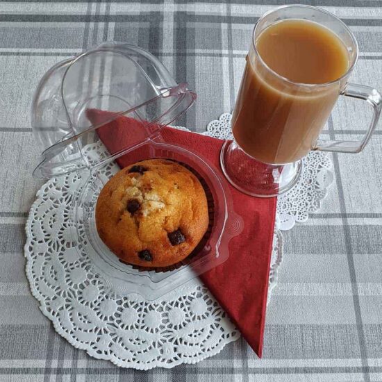 Muffin Box with muffin and tea Muffin Box with muffin and tea